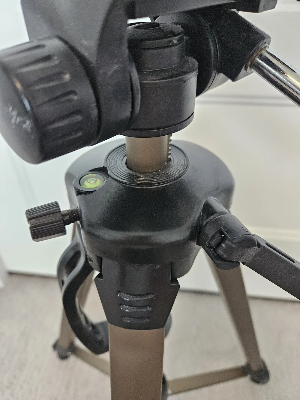 Camera Tripod with Carry Bag - Black and Bronze